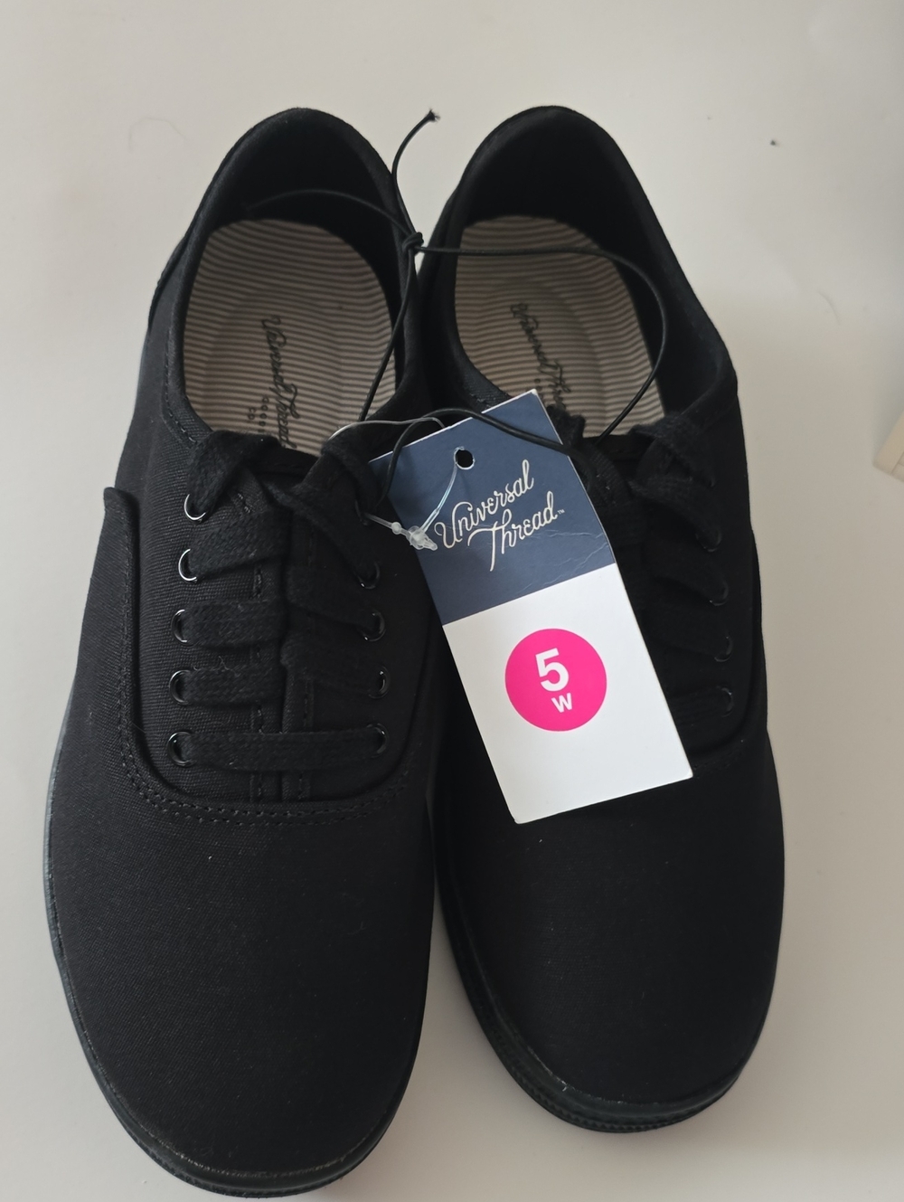 Universal Thread Black Canvas Lace-Up Sneakers Size 5W NEW